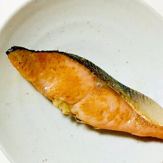 ごま油で鮭のフライパン焼き